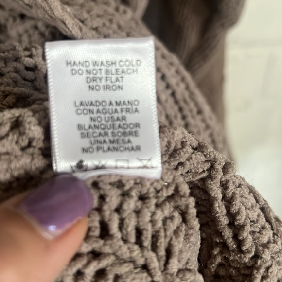 Love Tree Cable Soft Knit Cardigan Tan size small - Picture 15 of 16